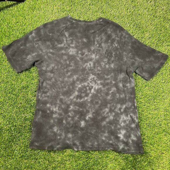 Everlane green tie-dye organic cotton thermal waffle short sleeve t-shirt (S) - Picture 2 of 4